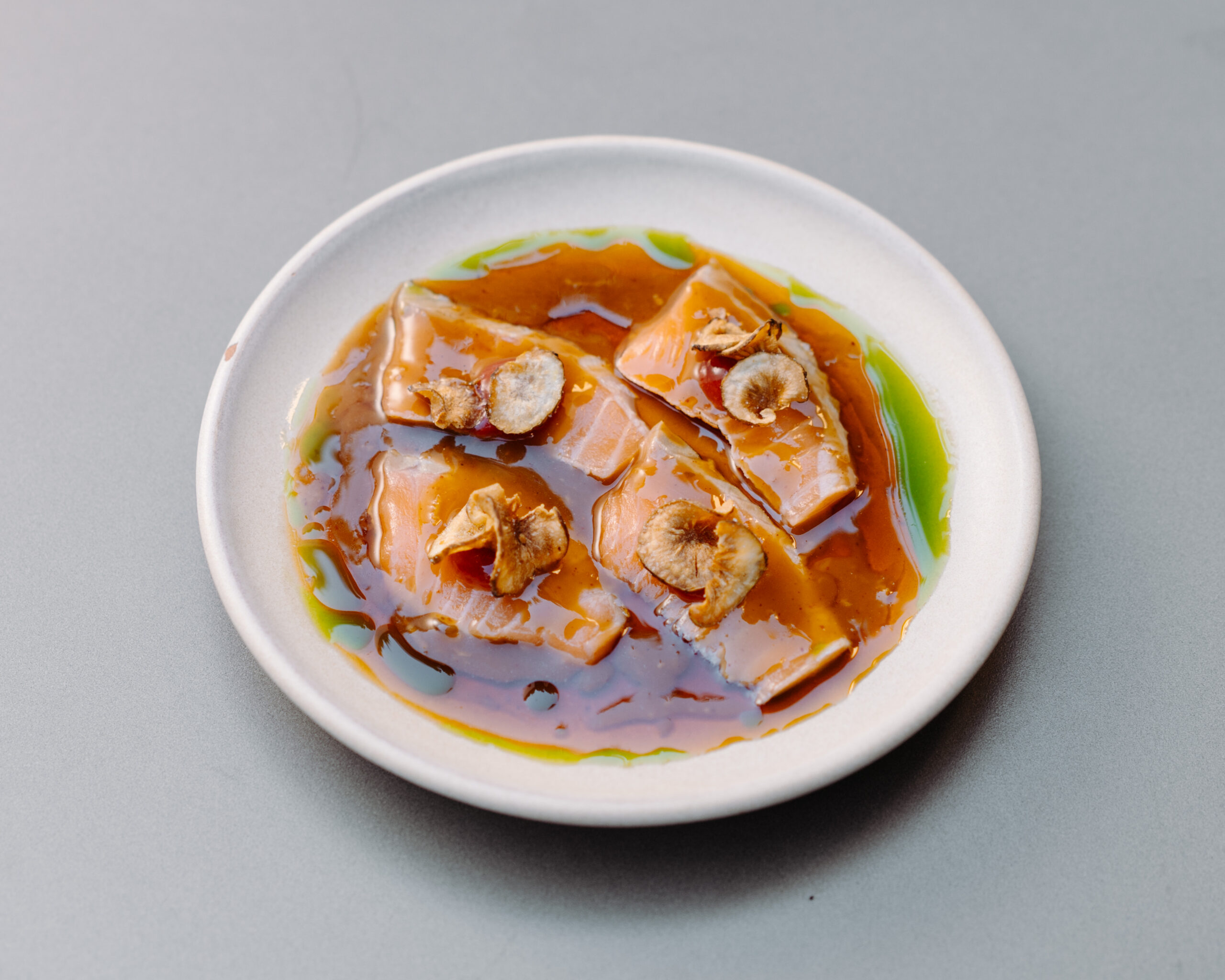 MODERNÉ SASHIMI losos / 100g